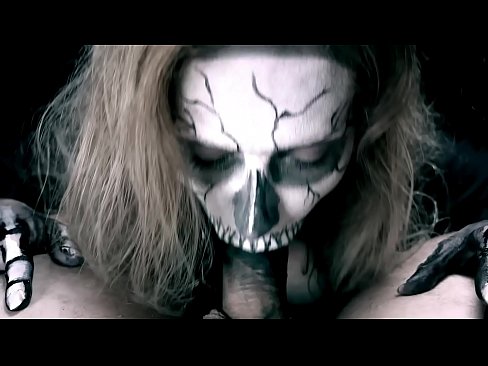 ❤️ Demon famke sûgje hoanne mei har swarte mûle en slikken cum. ❤️ Neuken by porno fy.pornmega-com.ru ☑